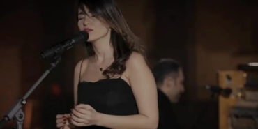 İran'da Başörtüsü Olmadan Konser Veren Şarkıcı Parastoo Ahmadi'nin Kırbaç Cezası Onandı